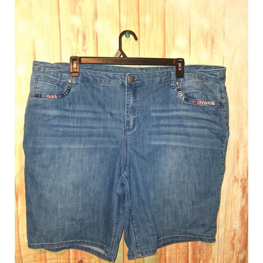 CJ Banks Medium Denim Embroidered Bermuda Shorts Sz 24W